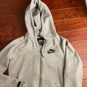Nike boys zip up sweater nwot